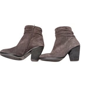 Vince Camuto suede booties size 10 M